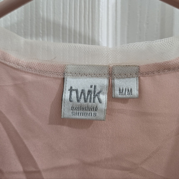 Twik Floral Embroidered Mesh Top Size M - Picture 2 of 11
